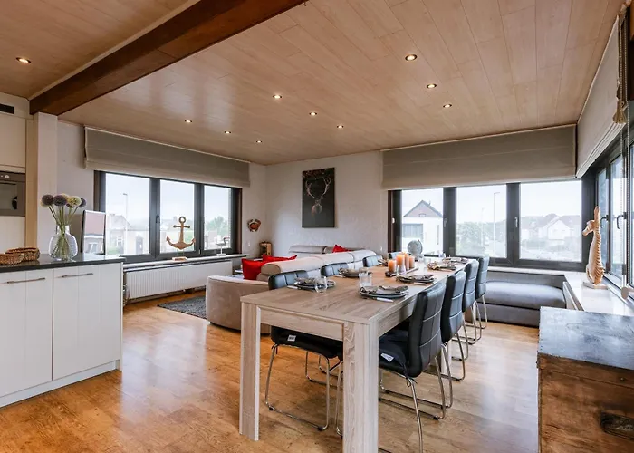 Huswell - Sunny & Stylish Beachside Retreat