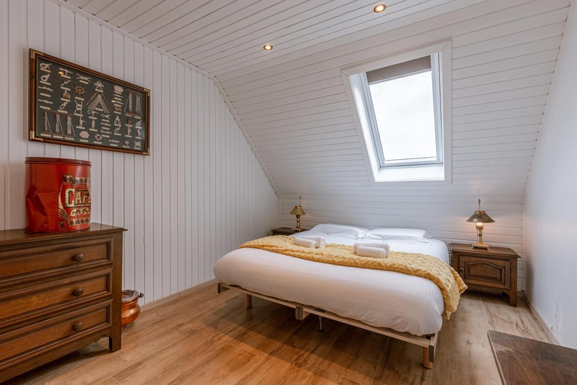 Huswell - Sunny & Stylish Beachside Retreat